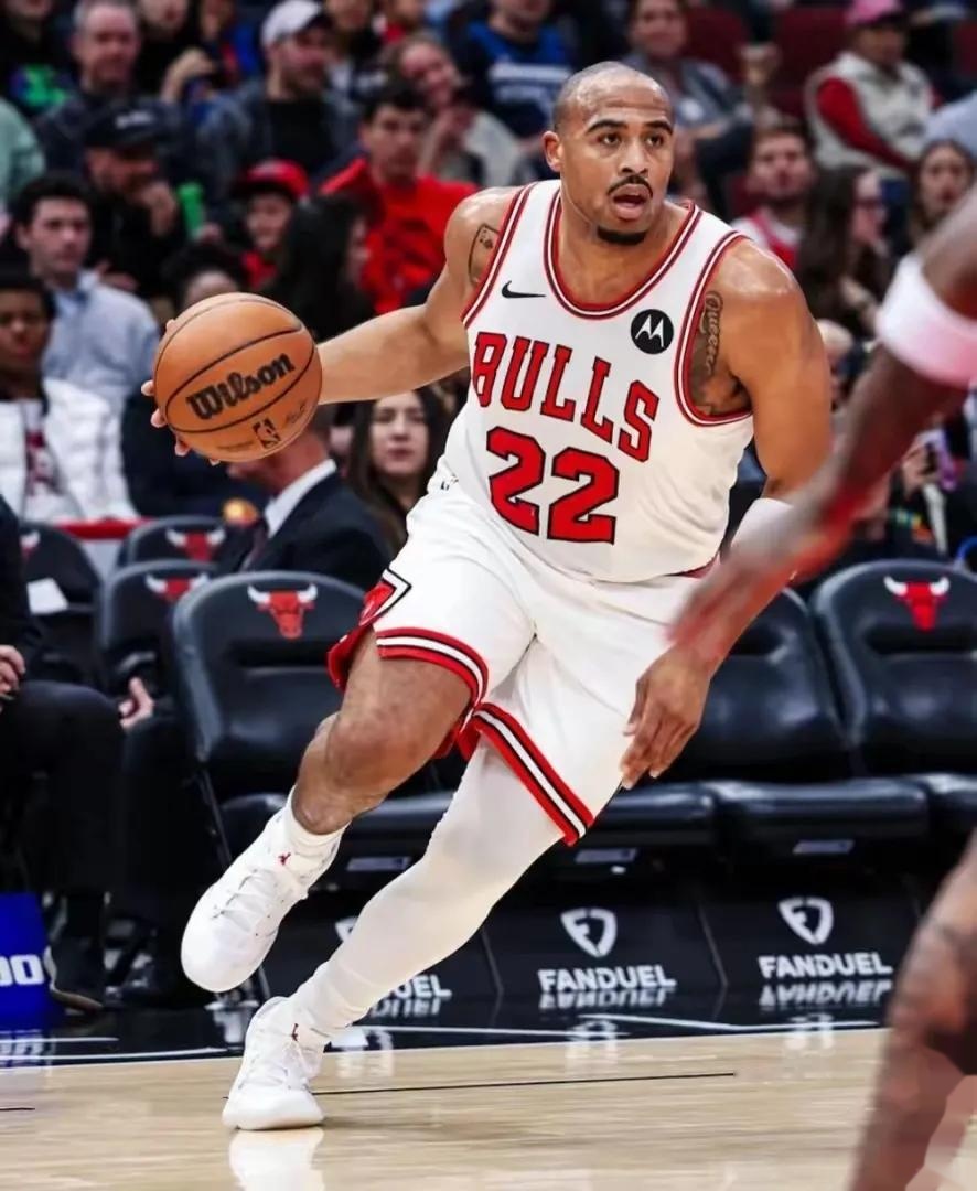 HTH SPORTS中国-公牛新秀表现惊艳，全场观众掌声不断，网上不会.-HTH SPORTS中国