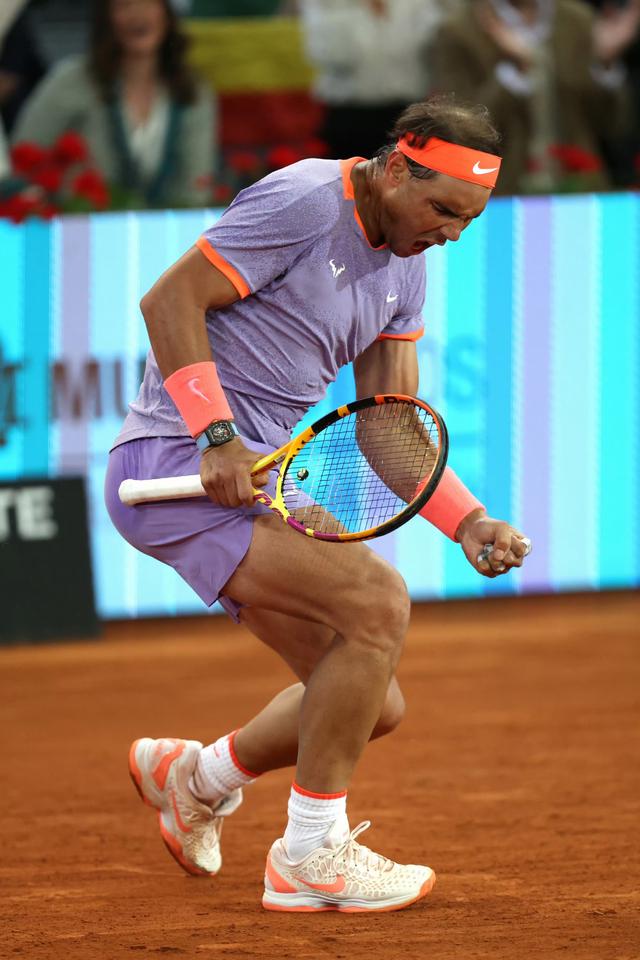 HTH-比赛规则变更首场状态出色，快船观众沸腾！，纳达尔重返赛场再创辉煌时刻-HTH