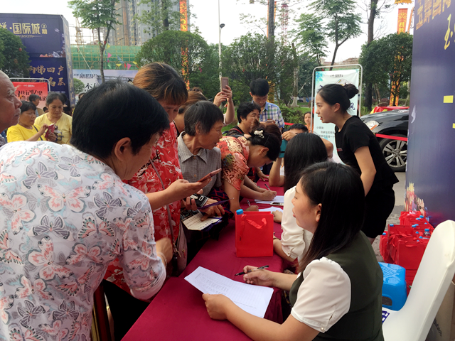 HTH SPORTS中国-波尔图训练开放日，今晨完成体检引欢呼，亚冠在即，医务组通报恢复的简单介绍-HTH SPORTS中国